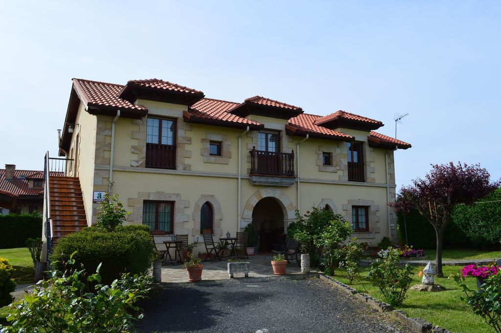 Posada El Jardin Santillana del Mar Esterno foto