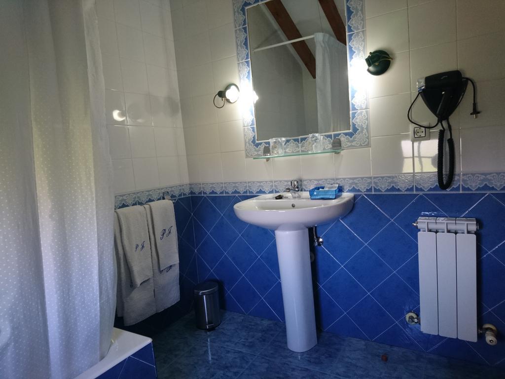 Posada El Jardin Santillana del Mar Esterno foto